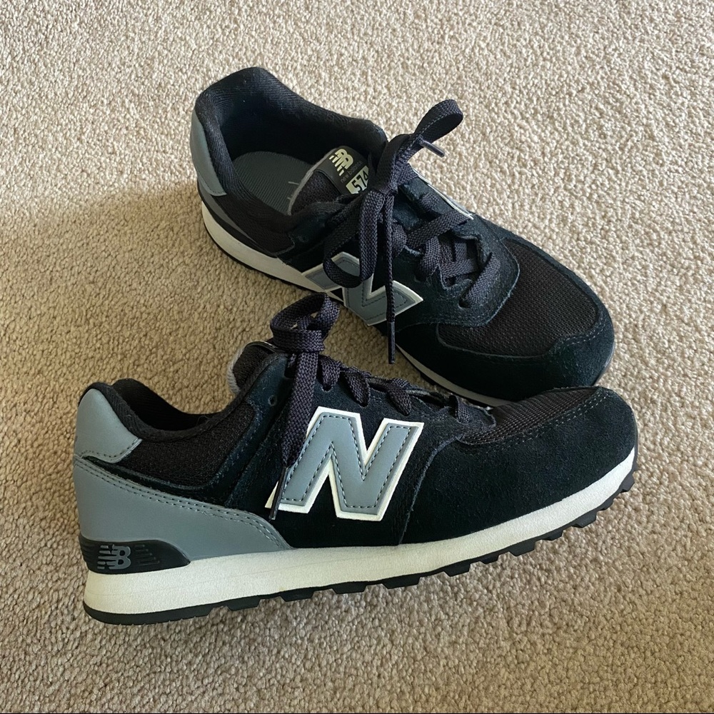 LIKE NEW - New Balance 574 Sneakers
